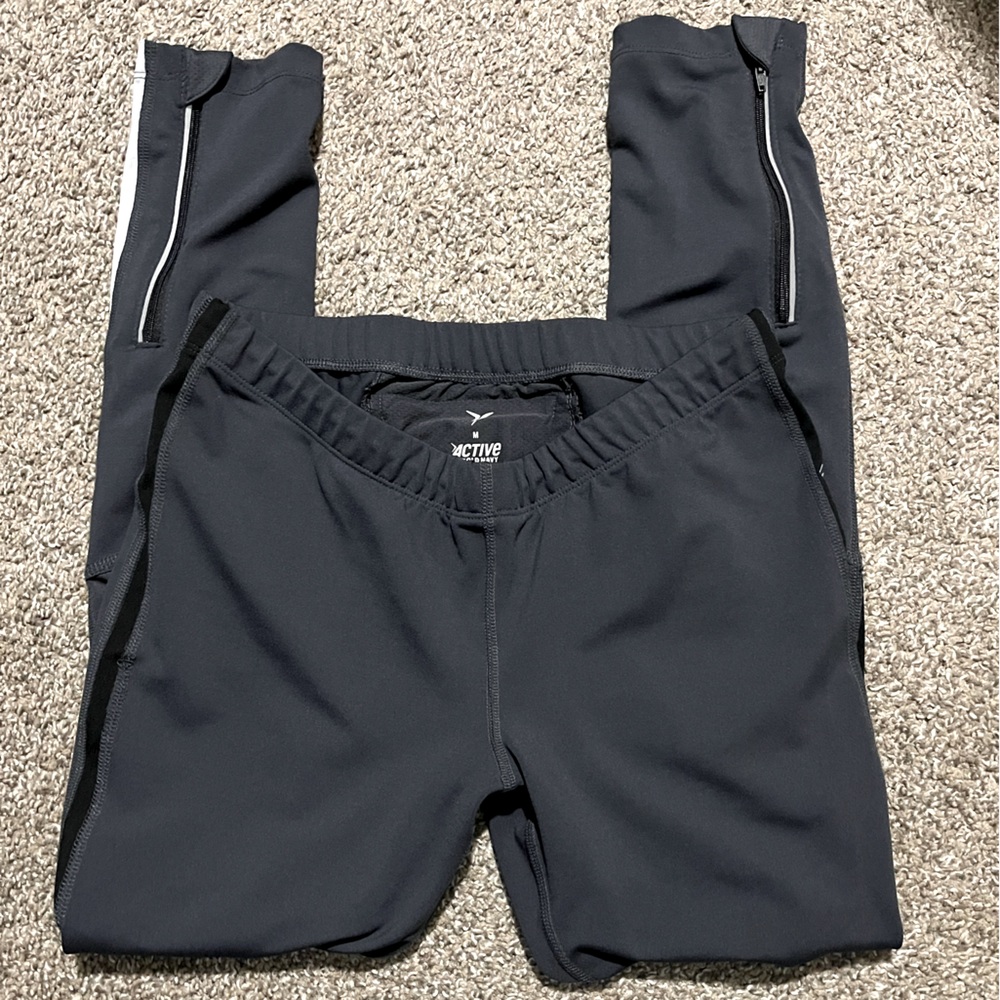 Run Leggings Sz M by Old Navy Active Gray w/ Reflector zipper pocket & legs - Picture 2 of 6